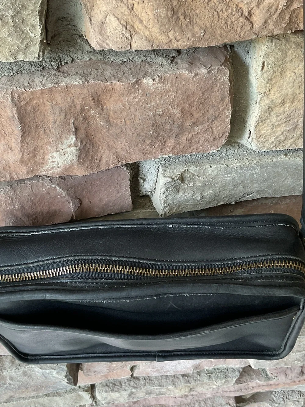 Vintage Coach Black Leather Swingpack 9974 Multi-Compartment Bag